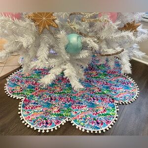 Lilly inspired tree skirt